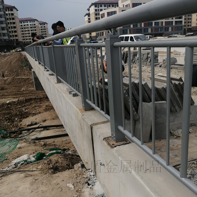 鋁合金護(hù)欄